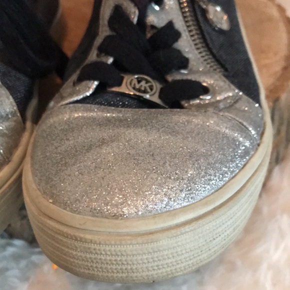 Michael kors youth sneakers  in good condition . - Picture 6 of 6
